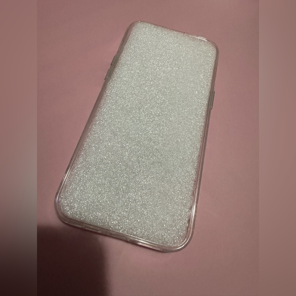 Hello Kitty Phone Case - Defect - Picture 3 of 3